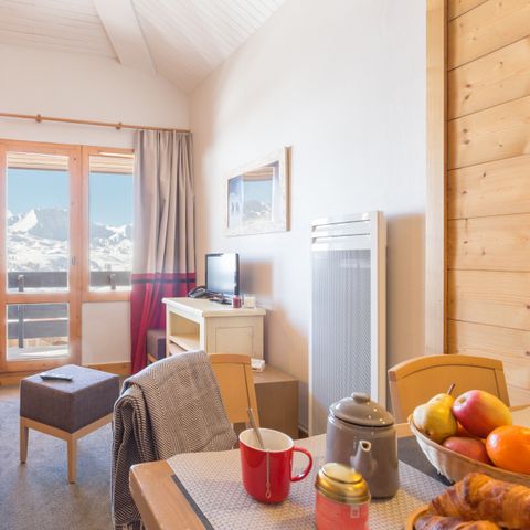 APARTMENT 4 people - - 1 bedroom - Mountain view - South-facing