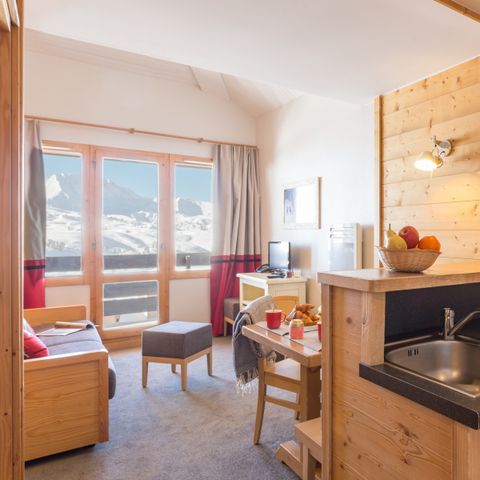 APARTMENT 4 people - - 1 bedroom - Mountain view - South-facing