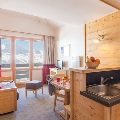 APARTMENT 4 people - - 1 bedroom - Mountain view - South-facing