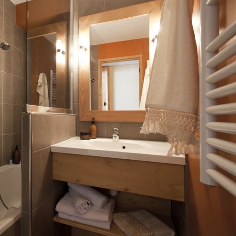 APARTMENT 4 people - - 1 bedroom - Mountain view - South-facing