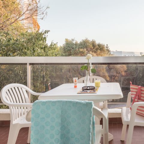 APARTMENT 4 people - - 1 sleeping alcove - Air conditioned