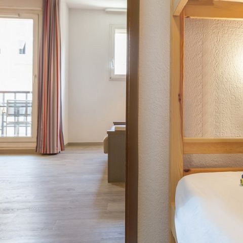 Apartment 6 persons - Flat sleeps 6 - 1 bedroom - 1 sleeping - Area - Balcony - Air-conditioned - Renovated