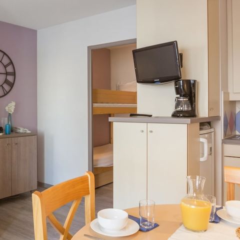 Apartment 6 persons - Flat sleeps 6 - 1 bedroom - 1 sleeping - Area - Balcony - Air-conditioned - Renovated