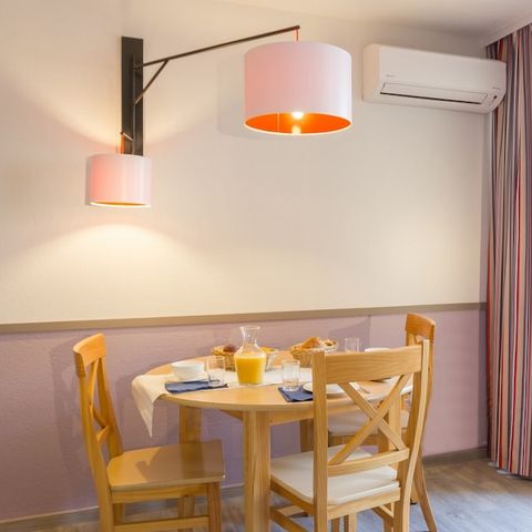 Apartment 6 persons - Flat sleeps 6 - 1 bedroom - 1 sleeping - Area - Balcony - Air-conditioned - Renovated