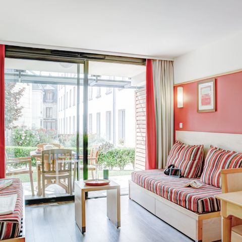 APARTMENT 5 people - - 1 sleeping alcove - Terrace or balcony