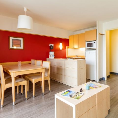 APARTMENT 6 people - - 1 bedroom + 1 sleeping alcove - Terrace or balcony