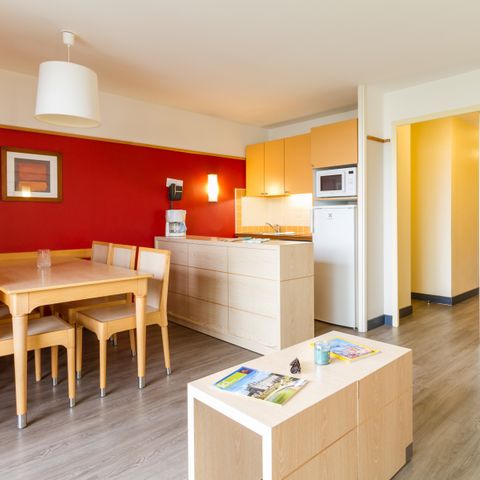APARTMENT 6 people - - 1 bedroom + 1 sleeping alcove - Terrace or balcony