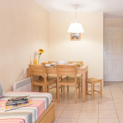 APARTMENT 5 people - - 1 bedroom - Terrace or balcony