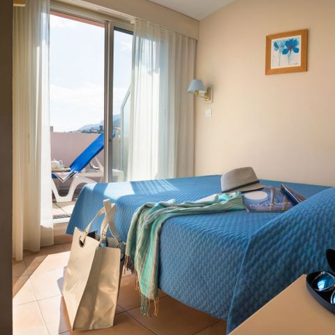 APARTMENT 4 people - - 1 bedroom - Balcony