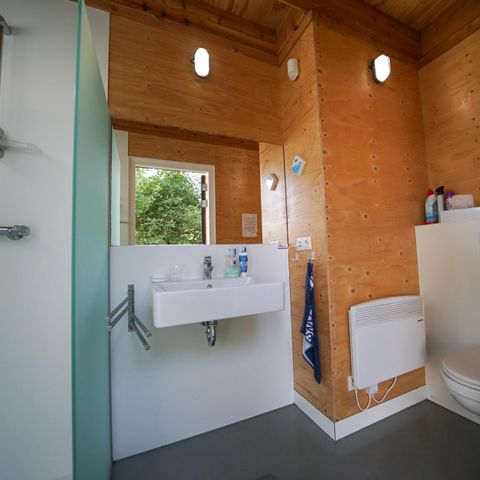 Pitch - Comfort XL private bathroom facilities