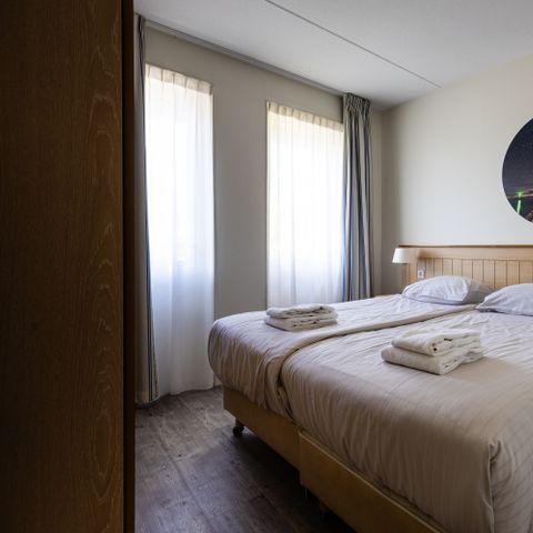APARTMENT 4 people