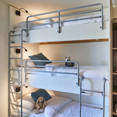 APARTMENT 7 people - Spacious family suite | 4 adults - 3 children