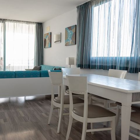 Apartment 6 persons - Flat - 2 bedrooms - Pool view
