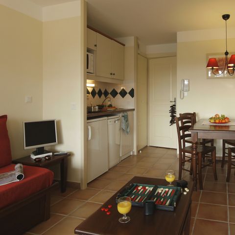 APARTMENT 5 people - - 1 bedroom - Terrace or balcony