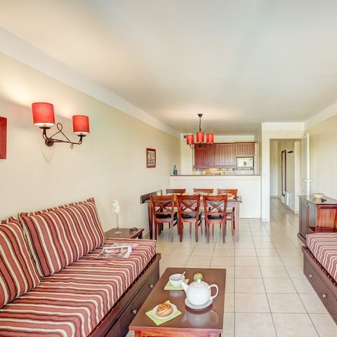 APARTMENT 8 people - 2 bedroom - Terrace or balcony - Renovated