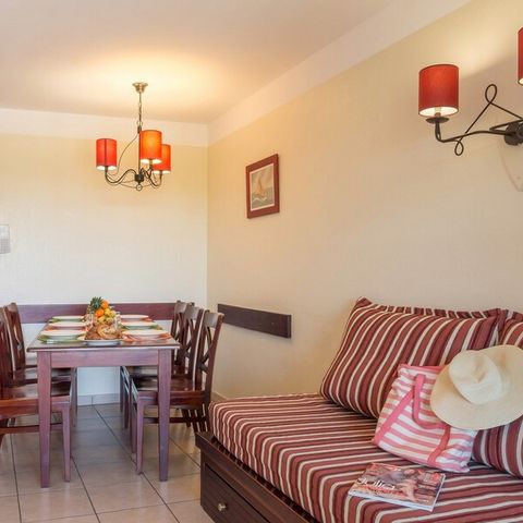 APARTMENT 6 people - Flat sleeps 6 - 1 bedroom + 1 sleeping area - Terrace or balcony