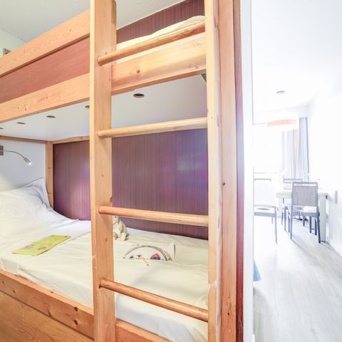 APARTMENT 4 people - - 1 sleeping alcove - Terrace or balcony