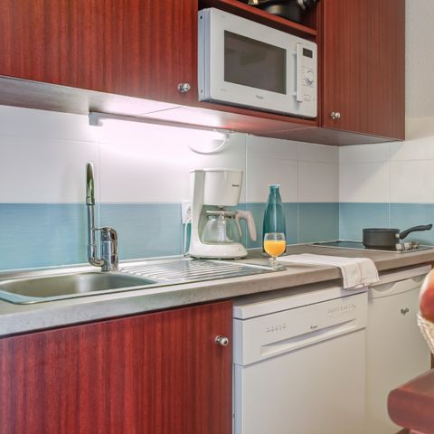 APARTMENT 4 people - - 1 sleeping alcove - Terrace or balcony