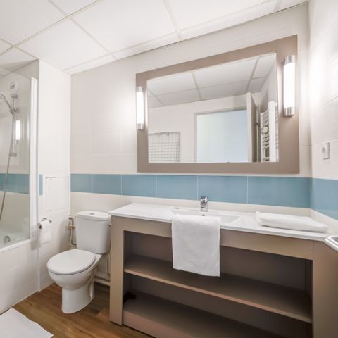 APARTMENT 4 people - - 1 sleeping alcove - Terrace or balcony