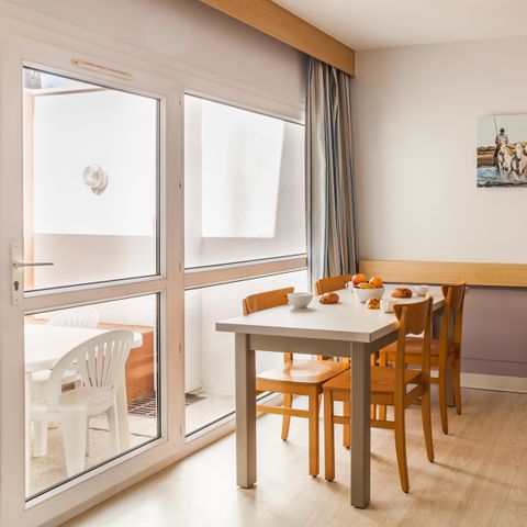 APARTMENT 6 people - - 2 bedrooms - Terrace - Ground floor