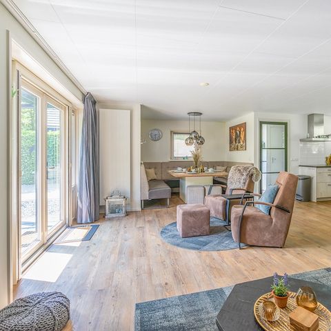 House 8 persons - White Pearl