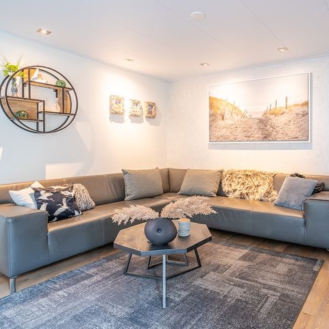 House 8 persons - White Pearl