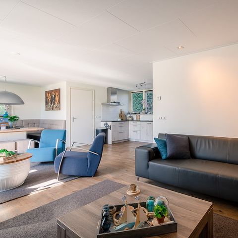 House 8 persons - White Pearl