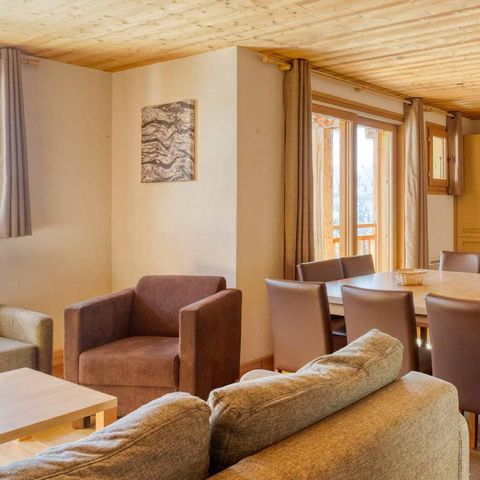 APARTMENT 10 people - Aigle Noir