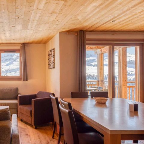 APARTMENT 10 people - Aigle Noir