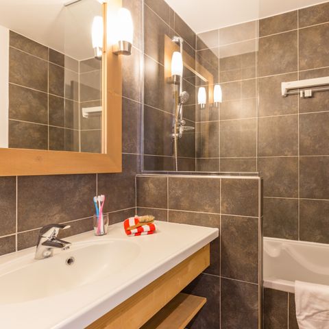 APARTMENT 5 people - (max 4 adults) Standard