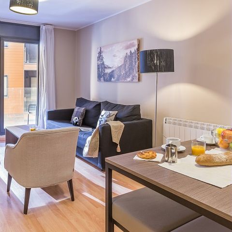APARTMENT 6 people - (max 4 adults) Standard