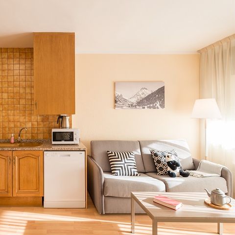 APARTMENT 5 people - (max 4 adults) Standard