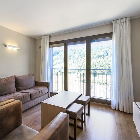 APARTMENT 8 people - (max 6 adults) Standard