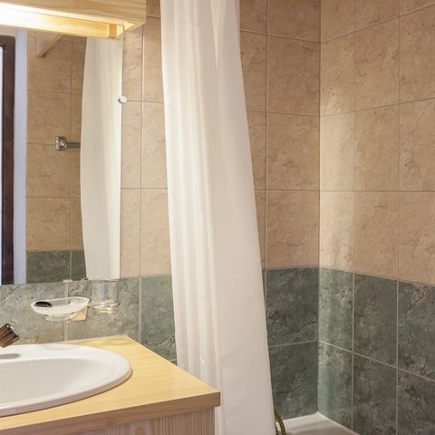 APARTMENT 4 people - (max 2 adults) Studio Standard-Eco Y2Y14S