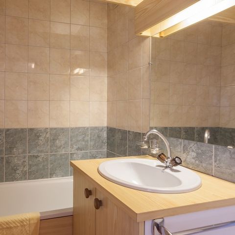 APARTMENT 6 people - (max 2 adults) Standard-Eco Y2Y26S