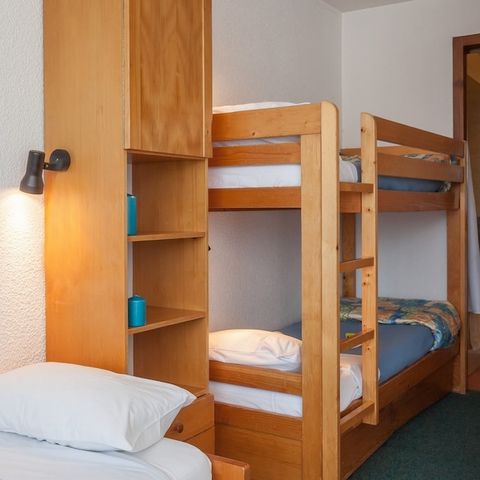APARTMENT 6 people - (max 2 adults) Standard-Eco Y2Y26S