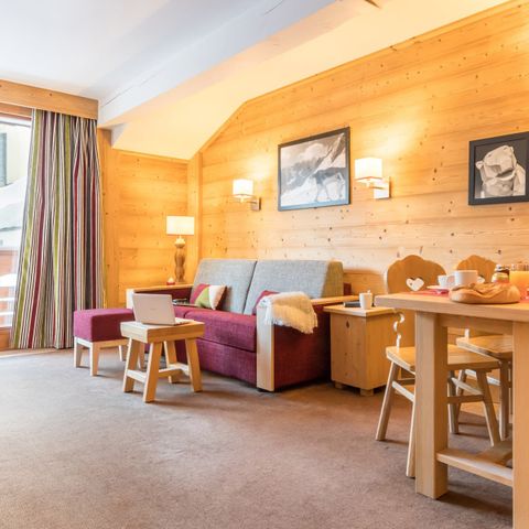 APARTMENT 5 people - (max 4 adults) Standard