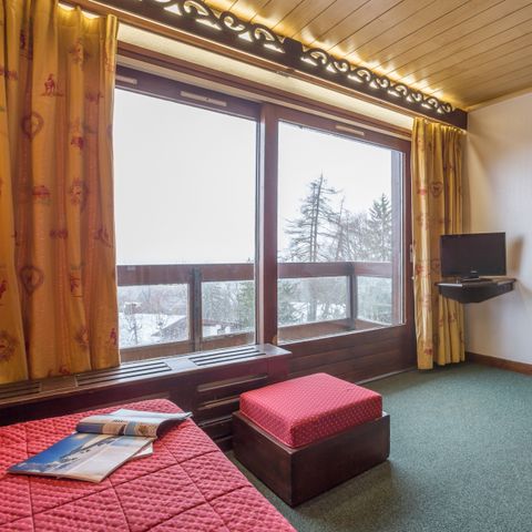 APARTMENT 4 people - (max 2 adults) Studio Standard-Eco Balcony G2Y14TD