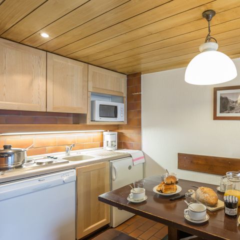 APARTMENT 4 people - (max 2 adults) Studio Standard-Eco Balcony G2Y14TD