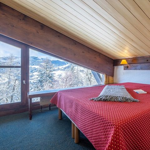 Apartment 8 persons - Flat sleeps 8 - 1 bedroom + 1 sleeping area - Duplex