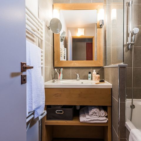 APARTMENT 4 people - - 1 bedroom - South exposure