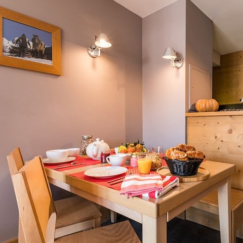 APARTMENT 4 people - - 1 bedroom - South exposure