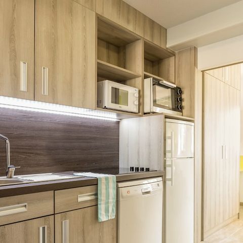 APARTMENT 5 people - (max 4 adults) Studio Standard-Eco S1Y15D