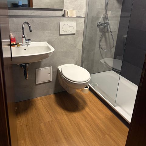 APARTMENT 2 people
