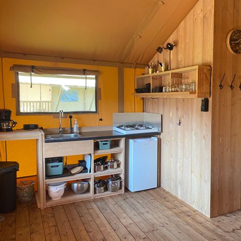 CANVAS AND WOOD TENT 5 people