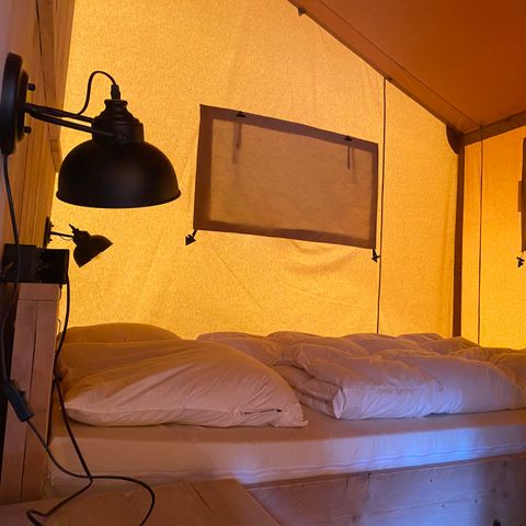 CANVAS AND WOOD TENT 6 people