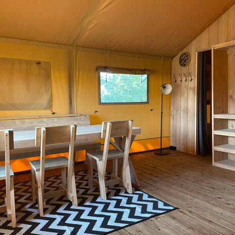 CANVAS AND WOOD TENT 6 people