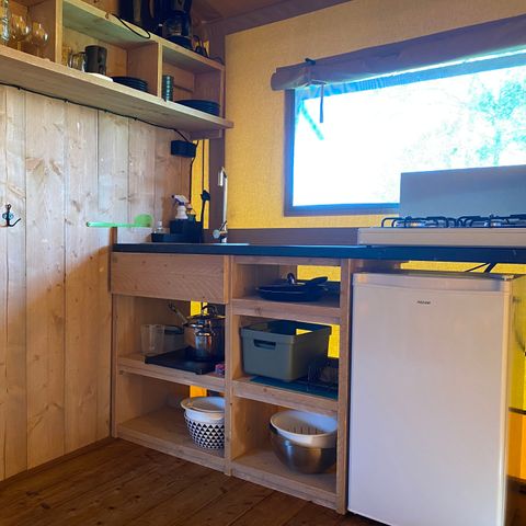 CANVAS AND WOOD TENT 6 people