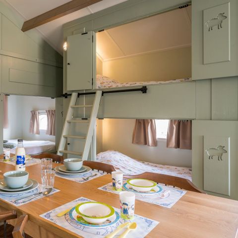 HOUSE 6 people - Mike & Molly Sheepfold