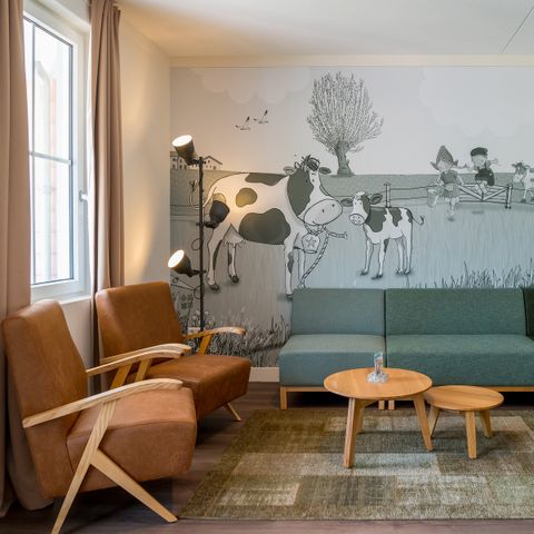 HOUSE 8 people - Luxury Village Street Rosa the Cow